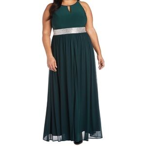 R&M Richards Women's Flowing Glam Evening Dress Hunter Green. Size 22W